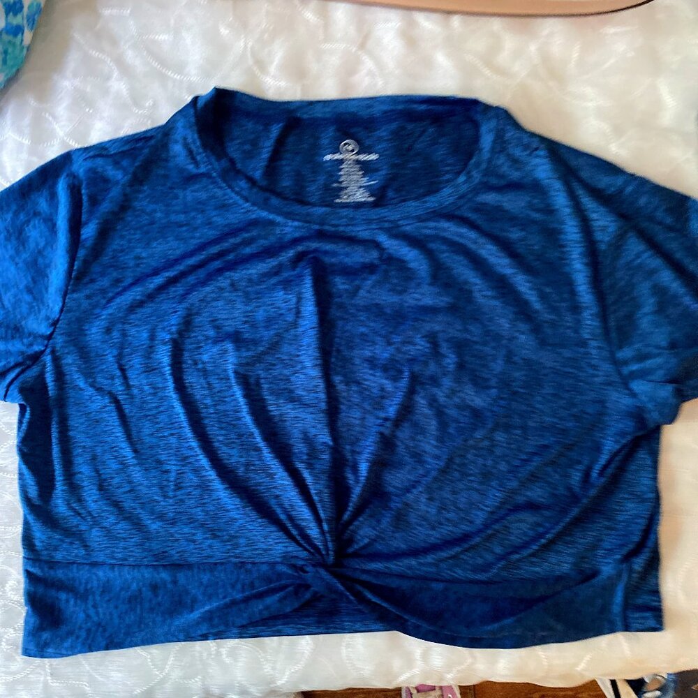 NWOT-Realessentials Workout Top